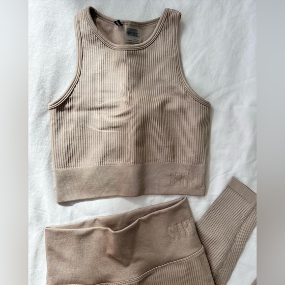 Stronger workout set - Picture 4 of 7